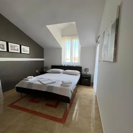 Apartment M&l *