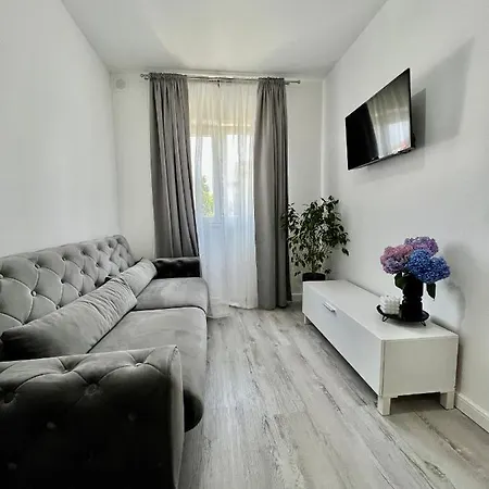 Apartment M&l *