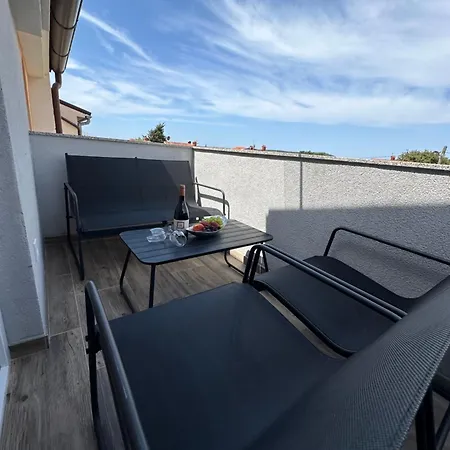 M&l Apartment *